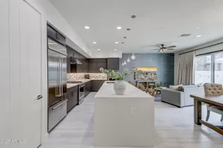 Photo #6: 6922924 Listing 