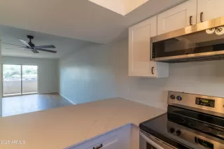 Photo #5: 6923381 Listing 