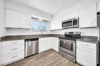 Photo #6: 6923411 Listing