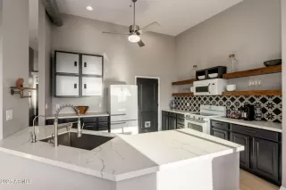 Photo #1: 6923441 Listing 