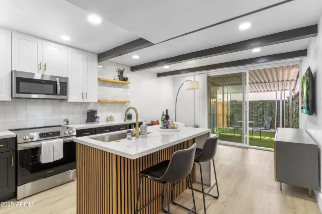 MLS: 6923471 Condo For Sale