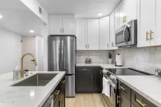 Photo #6: 6923471 Listing 