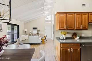 Photo #2: 6923498 Listing 