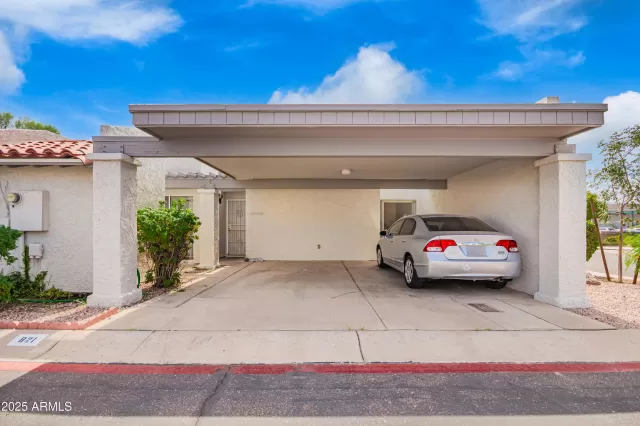 MLS: 6923542 Condo For Sale