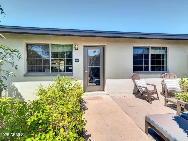 MLS: 6923565 Condo For Sale