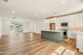 Photo #5: 6923591 Listing 