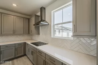 Photo #5: 6923684 Listing