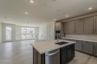 Photo #6: 6923684 Listing