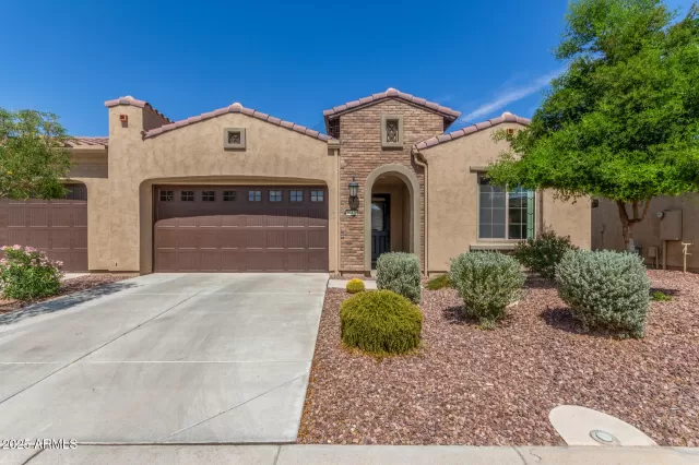 MLS: 6923837 Condo For Sale