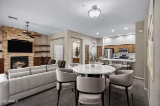 Photo #4: 6923853 Listing