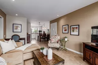 Photo #5: 6923913 Listing 