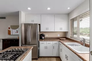 Photo #6: 6923913 Listing 