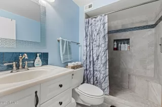 Photo #4: 6923915 Listing