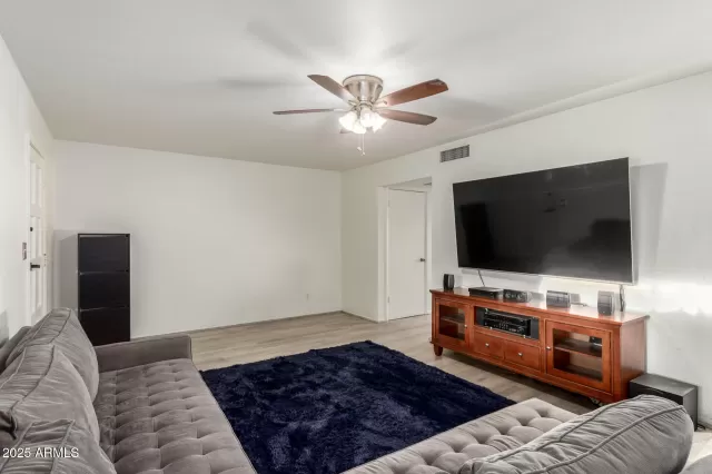 MLS: 6923949 Condo For Sale