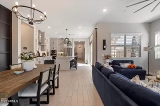 Photo #4: 6924102 Listing