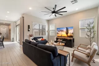 Photo #5: 6924102 Listing