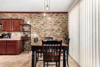 Photo #6: 6924126 Listing 