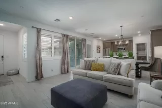 Photo #4: 6924237 Listing