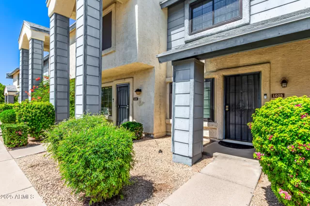 MLS: 6924265 Condo For Sale