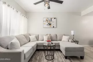 Photo #4: 6924265 Listing