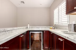 Photo #5: 6924319 Listing 