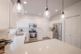 Photo #3: 6924332 Listing