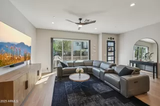 Photo #2: 6924374 Listing 