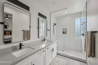 Photo #4: 6924374 Listing 