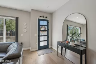 Photo #6: 6924374 Listing 