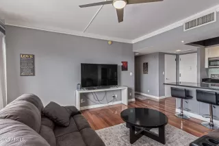 Photo #2: 6924384 Listing 