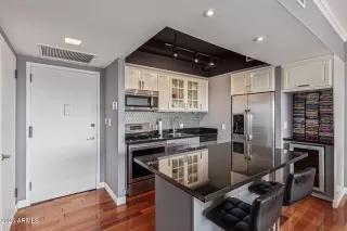 Photo #3: 6924384 Listing 