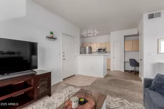 Photo #5: 6924435 Listing 