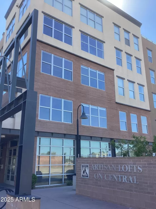 MLS: 6924451 Condo For Sale