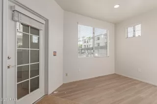 Photo #4: 6924627 Listing