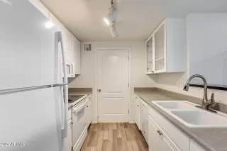 Photo #3: 6924645 Listing