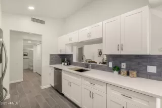 Photo #3: 6924660 Listing 