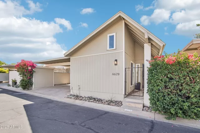 MLS: 6924711 Condo For Sale