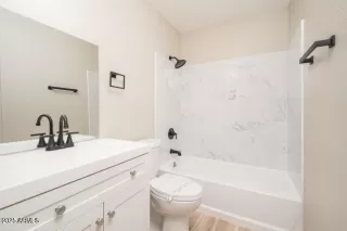 Photo #6: 6924867 Listing 