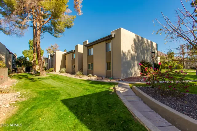 MLS: 6924938 Condo For Sale