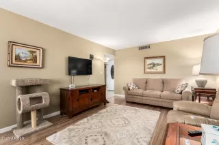 Photo #5: 6924947 Listing 