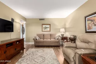 Photo #6: 6924947 Listing 