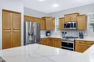 Photo #4: 6924953 Listing