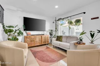 Photo #3: 6925188 Listing 