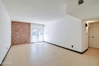 Photo #2: 6925210 Listing 