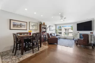 Photo #2: 6925300 Listing 