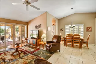 Photo #5: 6925428 Listing