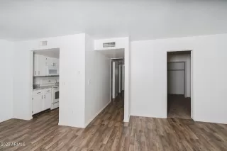 Photo #6: 6925432 Listing 