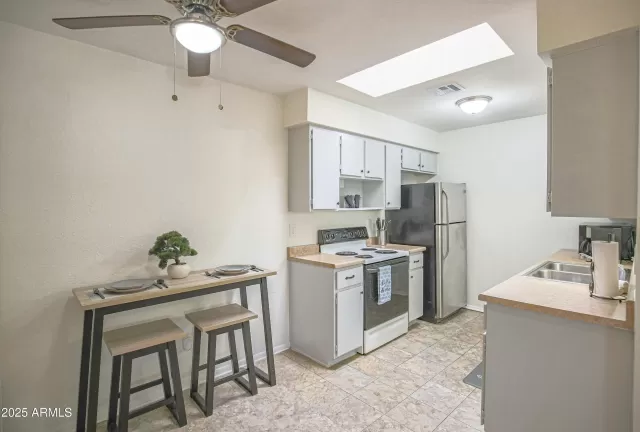 MLS: 6925444 Condo For Sale