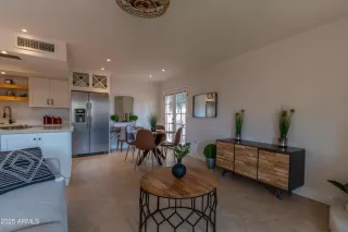 Photo #5: 6925477 Listing 