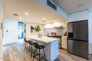 Photo #6: 6925486 Listing 